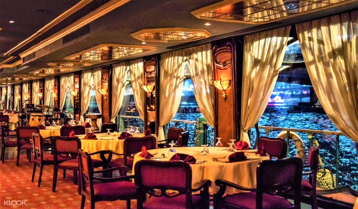 Crucero con cena nocturno